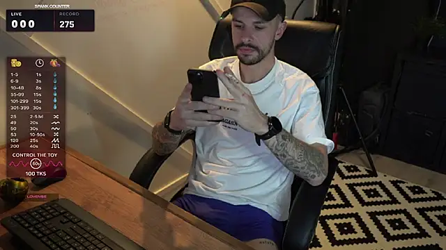 monsieurguitsxxx online show from February 2026 04:29:01 PM