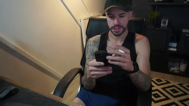 monsieurguitsxxx online show from November 2025 10:52:02 AM