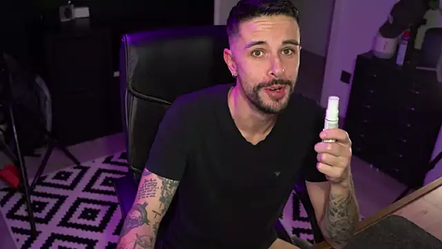 monsieurguitsxxx online show from January 2026 05:17:01 PM