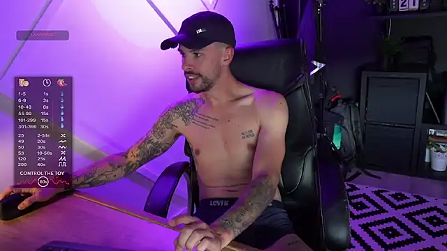 Snapshot of monsieurguitsxxx chatting on July 2026 12:42:02 PM monsieurguitsxxx online show from July 2026 12:42:02 PM