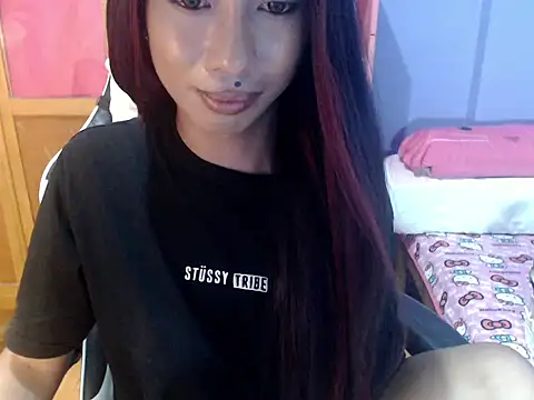 Yourasianbabyemma online show from May 2026 07:06:01 PM