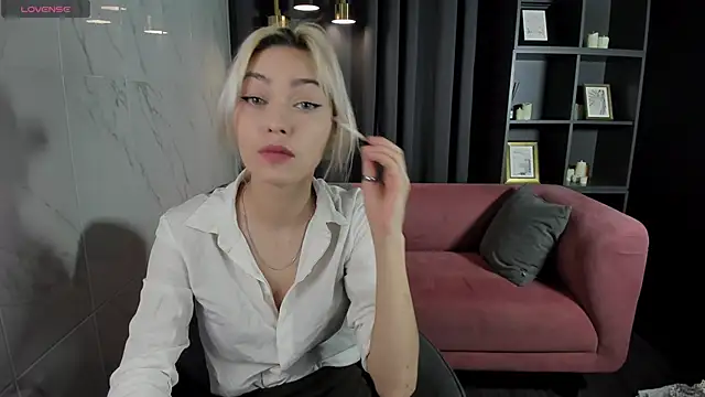 Snapshot of AlysiaSun_ chatting on October 2025 02:25:02 PM AlysiaSun online show from October 2025 02:25:02 PM