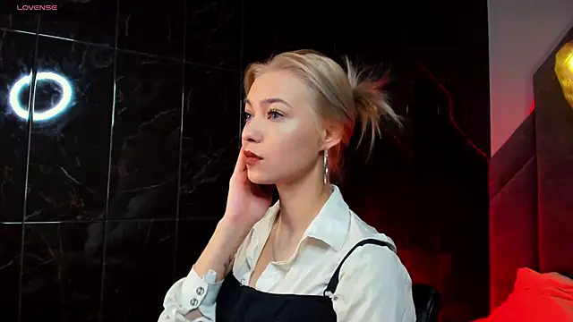 AlysiaSun  online show from April 2026 11:39:02 PM