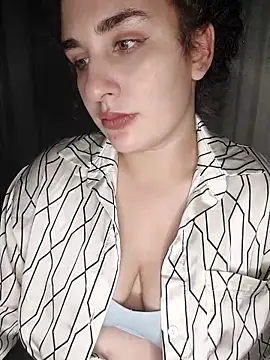 Snapshot of Kiki_Catty chatting on October 2025 07:38:02 PM Kiki Catty online show from October 2025 07:38:02 PM