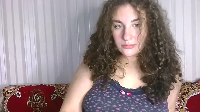Snapshot of Kiki_Catty chatting on October 2025 01:10:02 PM Kiki Catty online show from October 2025 01:10:02 PM