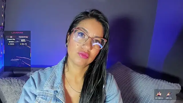 Snapshot of charlhot_ chatting on November 2025 12:31:01 PM charlhot online show from November 2025 12:31:01 PM