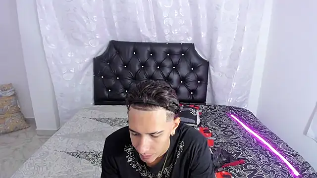 Hayden Boy  online show from October 2025 12:57:02 PM