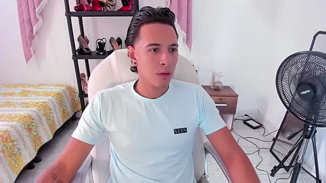 Hayden Boy  online show from November 2025 07:19:02 PM