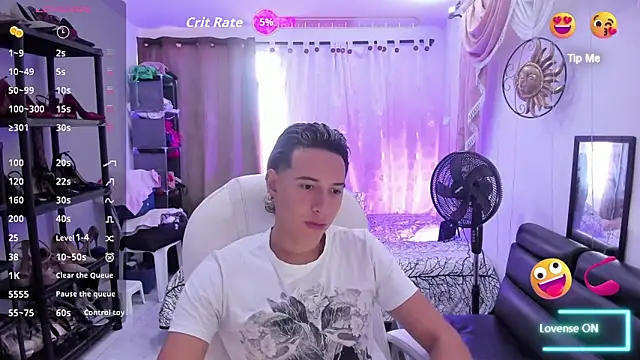 Hayden Boy  online show from December 2025 06:40:01 PM