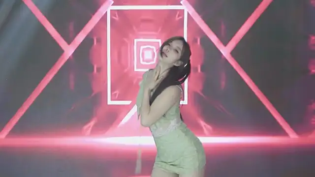 Wily-07 online show from November 2025 11:27:01 PM