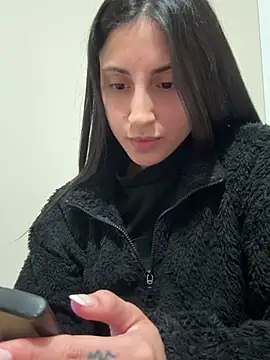 Snapshot of itsmiasofia chatting on June 2026 11:11:01 PM itsmiasofia online show from June 2026 11:11:01 PM