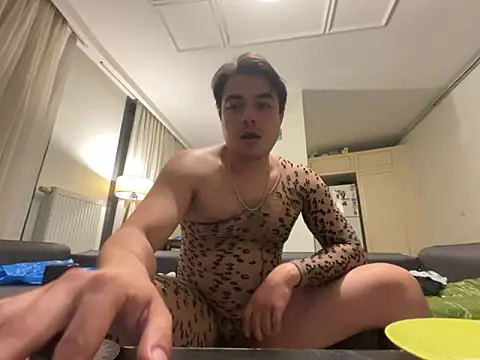 dicsucerboy77 online show from May 2026 11:58:02 PM