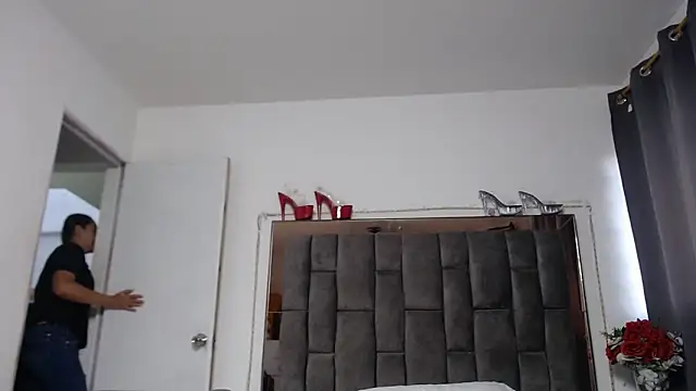 Snapshot of Salmma_Milf chatting on June 2026 11:43:01 AM Salmma Milf online show from June 2026 11:43:01 AM