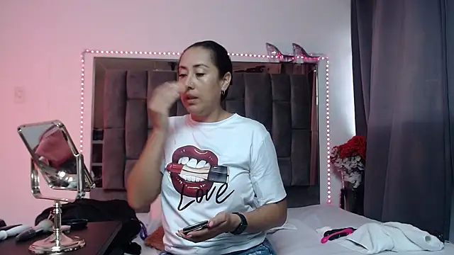 Salmma Milf online show from April 2026 11:47:01 AM