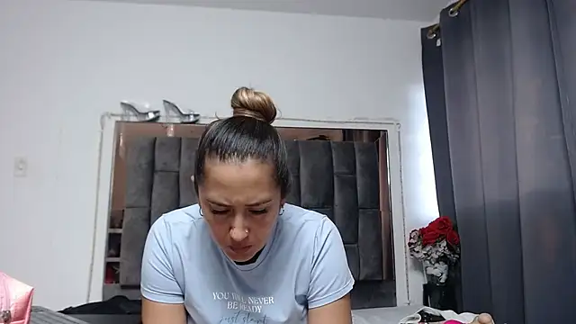 Salmma Milf online show from May 2026 11:40:01 AM