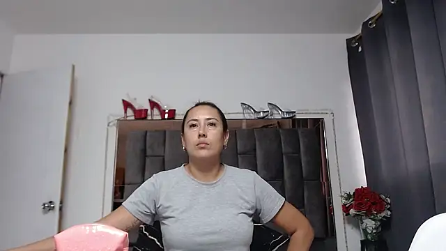 Snapshot of Salmma_Milf chatting on July 2026 11:53:01 AM Salmma Milf online show from July 2026 11:53:01 AM