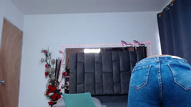 Salmma Milf online show from February 2026 11:56:01 AM