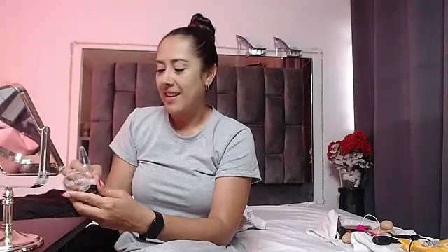 Salmma Milf online show from April 2026 11:45:01 AM