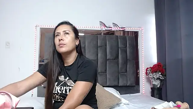 Salmma Milf online show from April 2026 11:38:02 AM