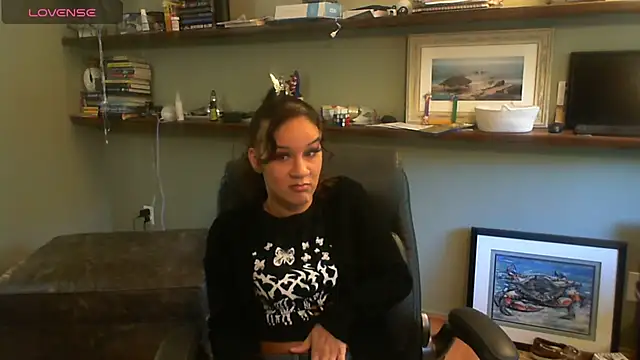 ravensoto online show from October 2025 06:05:01 PM