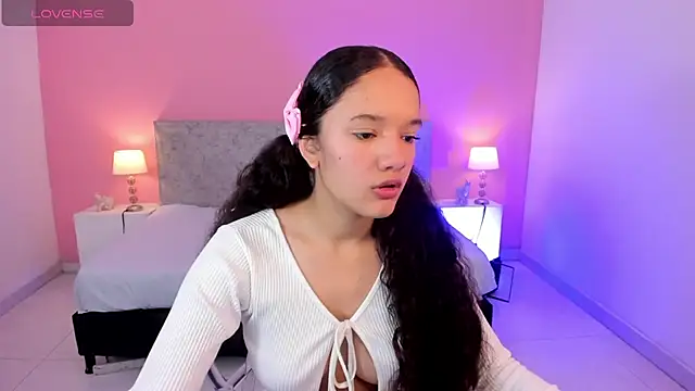 ZairaGlow online show from October 2025 11:55:02 AM