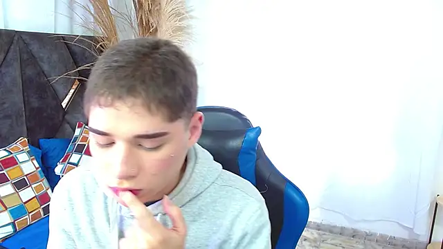 Mattass18 online show from December 2025 01:43:02 PM