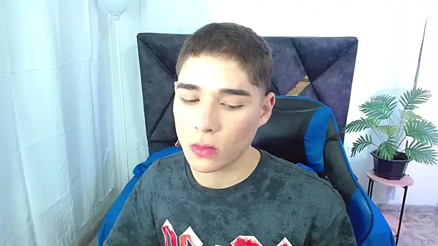 Mattass18 online show from October 2025 03:42:01 PM