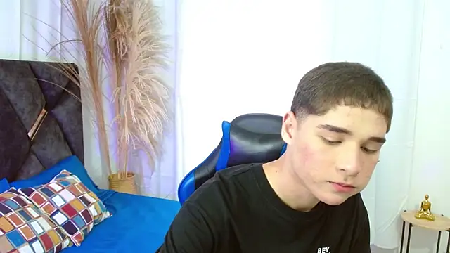 Mattass18 online show from November 2025 01:47:02 PM