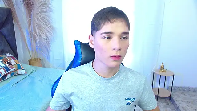 Mattass18 online show from December 2025 01:38:02 PM