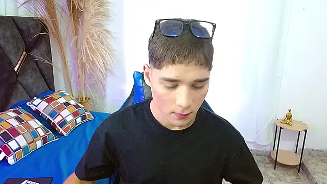 Mattass18 online show from November 2025 01:59:02 PM