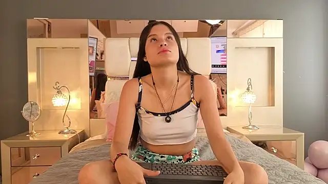 Snapshot of celestesecrett chatting on November 2025 06:13:02 PM celestesecrett online show from November 2025 06:13:02 PM