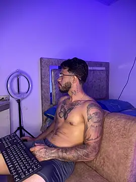 Kylian Alessandro online show from February 2026 04:09:01 AM