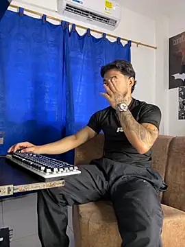 Kylian Alessandro online show from October 2025 06:08:01 PM