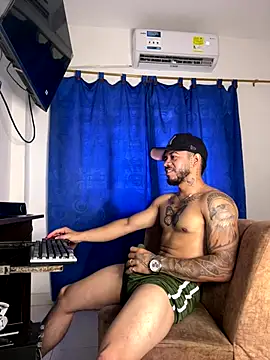 Kylian Alessandro online show from November 2025 04:06:02 PM