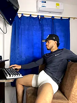 Kylian Alessandro online show from November 2025 06:35:02 PM