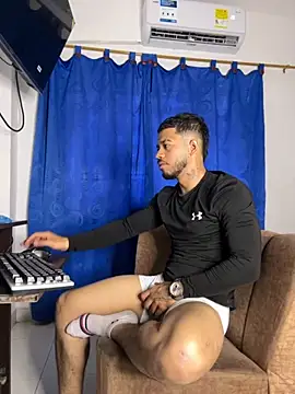 Kylian Alessandro online show from November 2025 06:45:02 PM