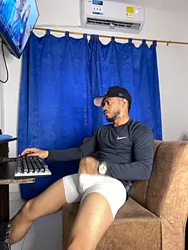 Kylian Alessandro online show from November 2025 01:45:01 PM