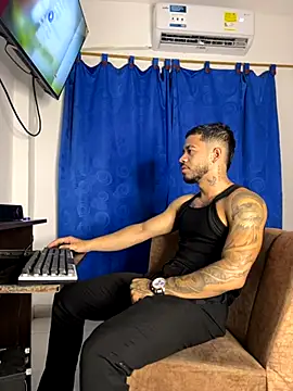 Kylian Alessandro online show from November 2025 04:38:01 AM