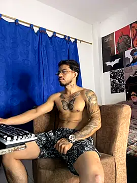 Snapshot of Kylian_Alessandro chatting on October 2025 06:15:01 AM Kylian Alessandro online show from October 2025 06:15:01 AM