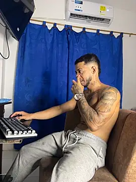 Kylian Alessandro online show from November 2025 08:46:01 PM