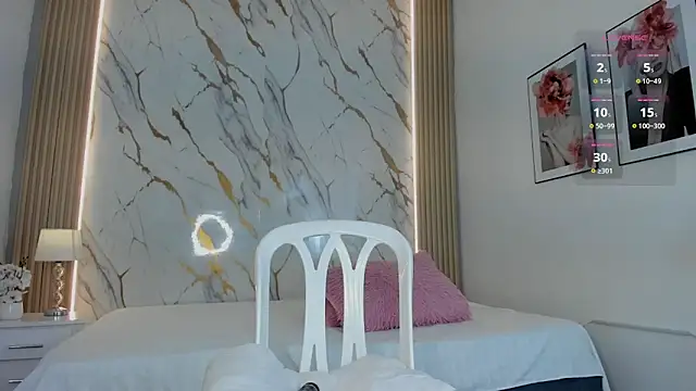 zoe longhair online show from April 2026 09:39:33 PM