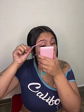 Snapshot of Mellani_luod chatting on April 2026 03:23:01 AM Mellani luod online show from April 2026 03:23:01 AM