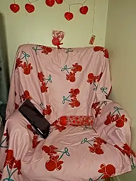 LucyMiax online show from February 2026 12:27:02 PM