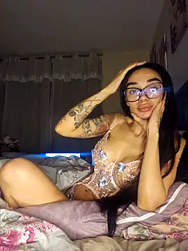 LucyMiax online show from October 2025 01:04:01 AM