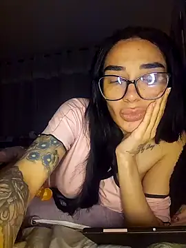 LucyMiax online show from October 2025 01:08:01 AM
