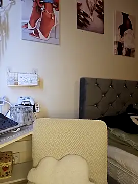 LucyMiax online show from November 2025 10:37:02 AM