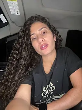 Snapshot of fernanda317 chatting on April 2026 09:27:01 PM fernanda317 online show from April 2026 09:27:01 PM