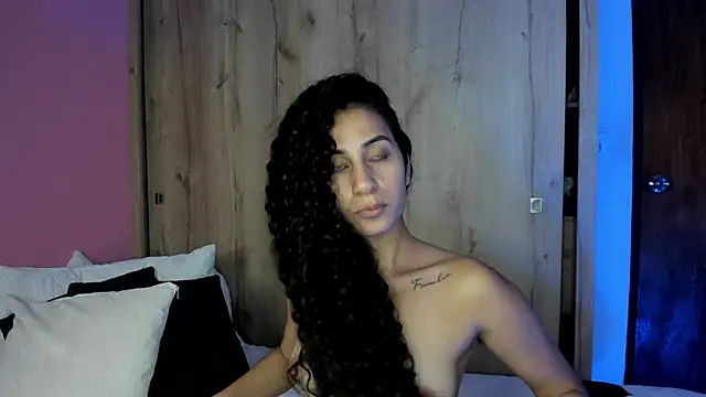 fernanda317 online show from April 2026 09:37:02 PM