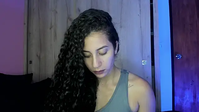 fernanda317 online show from April 2026 08:55:02 PM