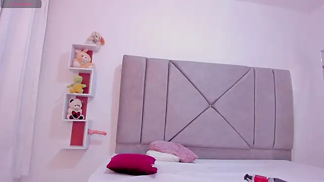 Miaa Star1 online show from November 2025 01:04:01 PM